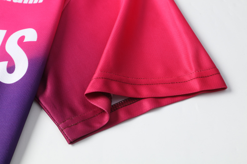 深紫色V领足球T恤-02