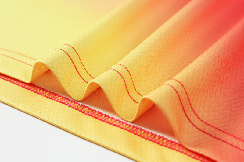 粉色网格V领足球T恤-09