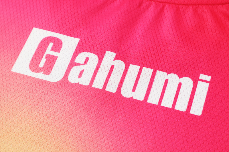 粉色网格V领足球T恤-05