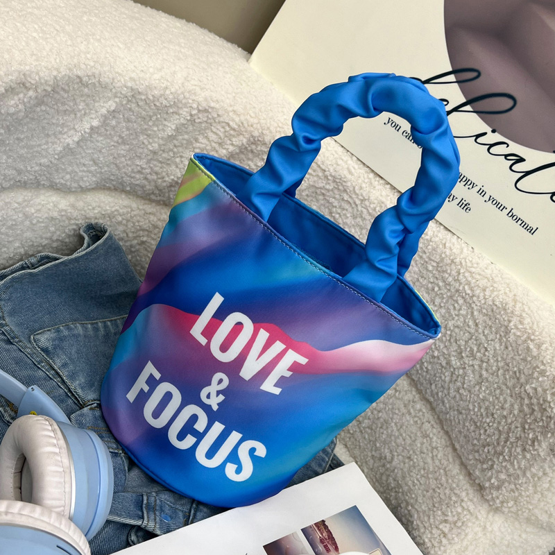 爱心焦点托特包-03